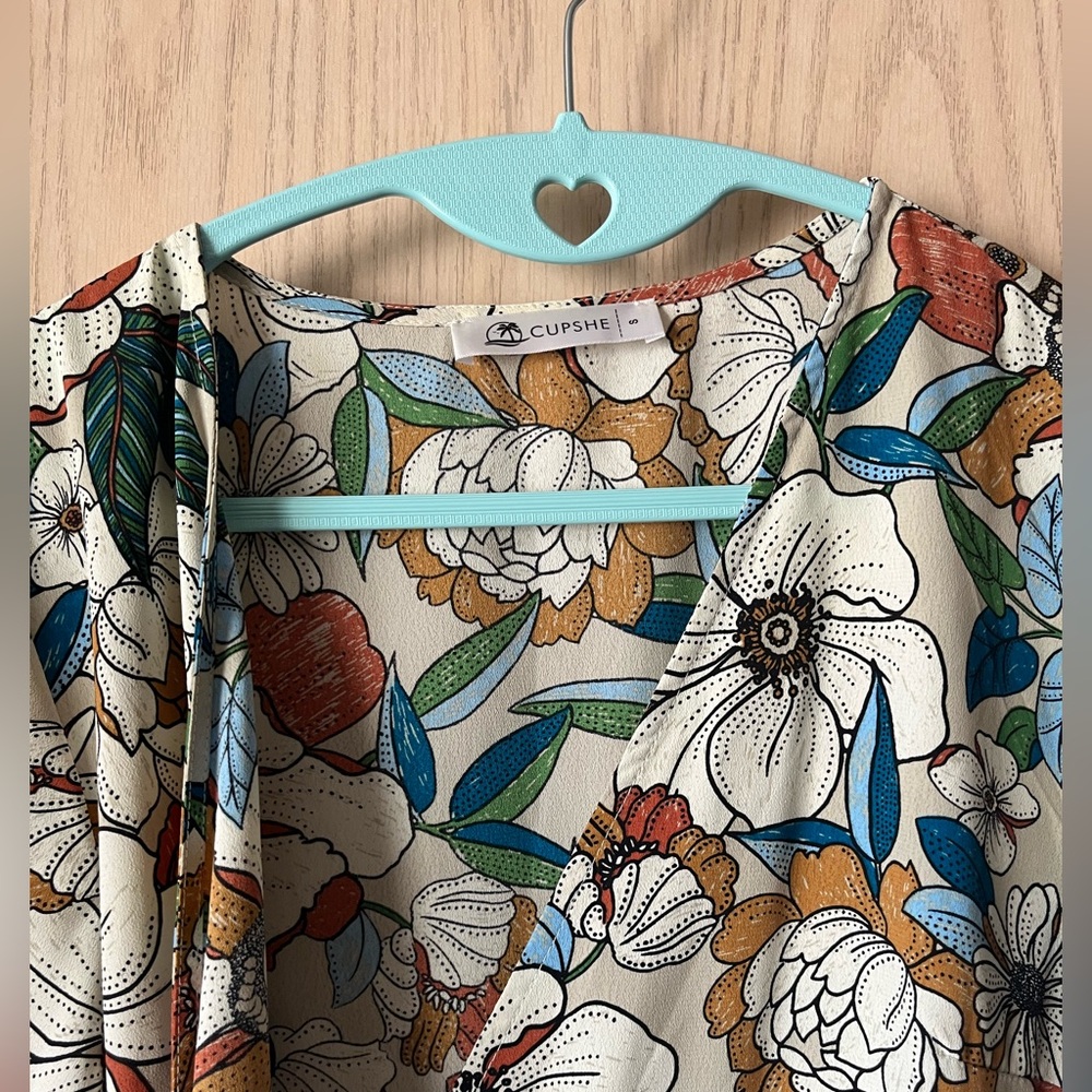 Cupshe Floral Wrap Elegant Dress Size 8 - Like New 💐 - Picture 2 of 6